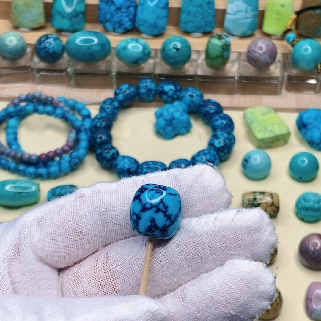 绿松石未镶嵌珠宝奇石