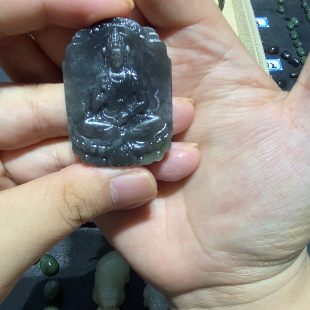 和田玉未镶嵌颈饰乐*