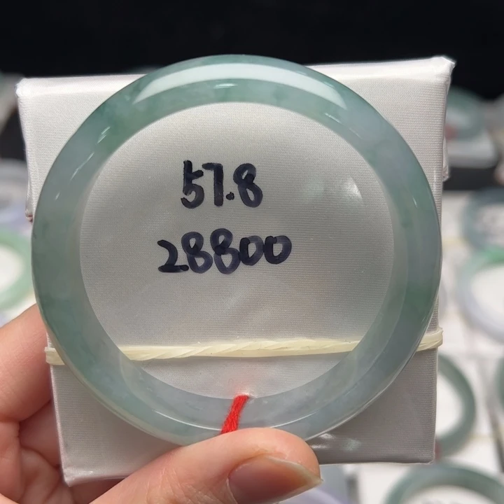 翡翠未镶嵌手镯A货