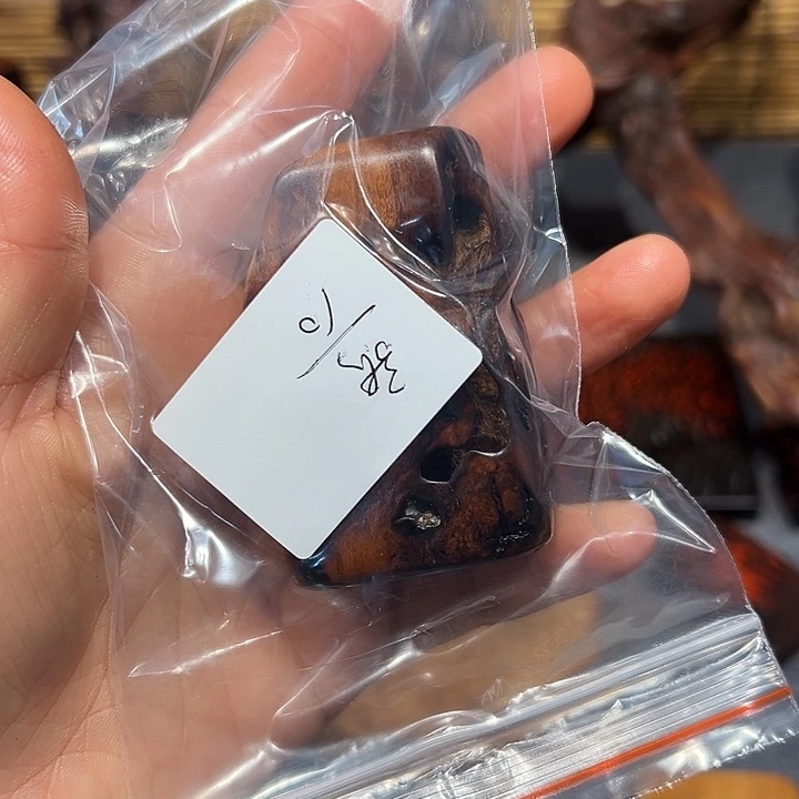 张****香榧木雷击木雷击木