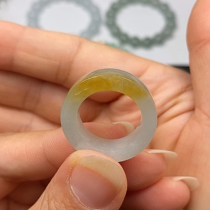 定制翡翠未镶嵌毛货需要抛光