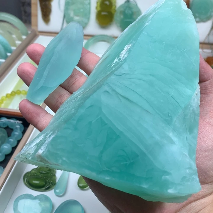 岫玉未镶嵌颈饰天青冻原料一大 一小