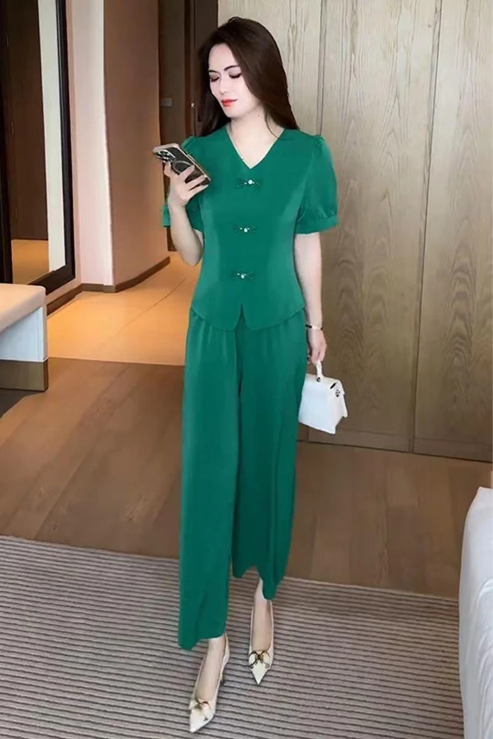 新中式时尚冰丝套装女夏季新款洋气显瘦盘扣宽松版短袖洋气衣服女