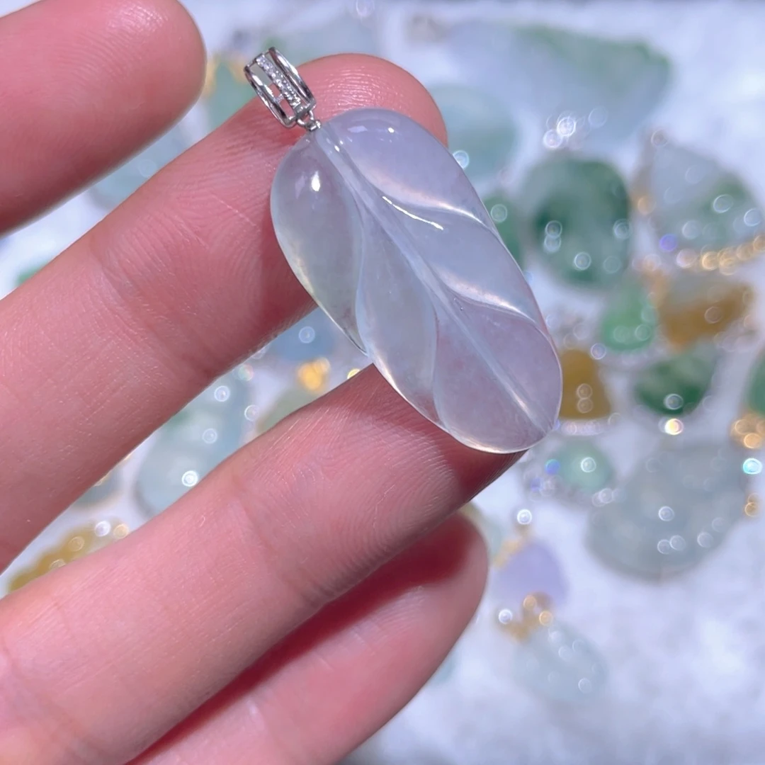 颈饰18K金镶嵌翡翠翡翠