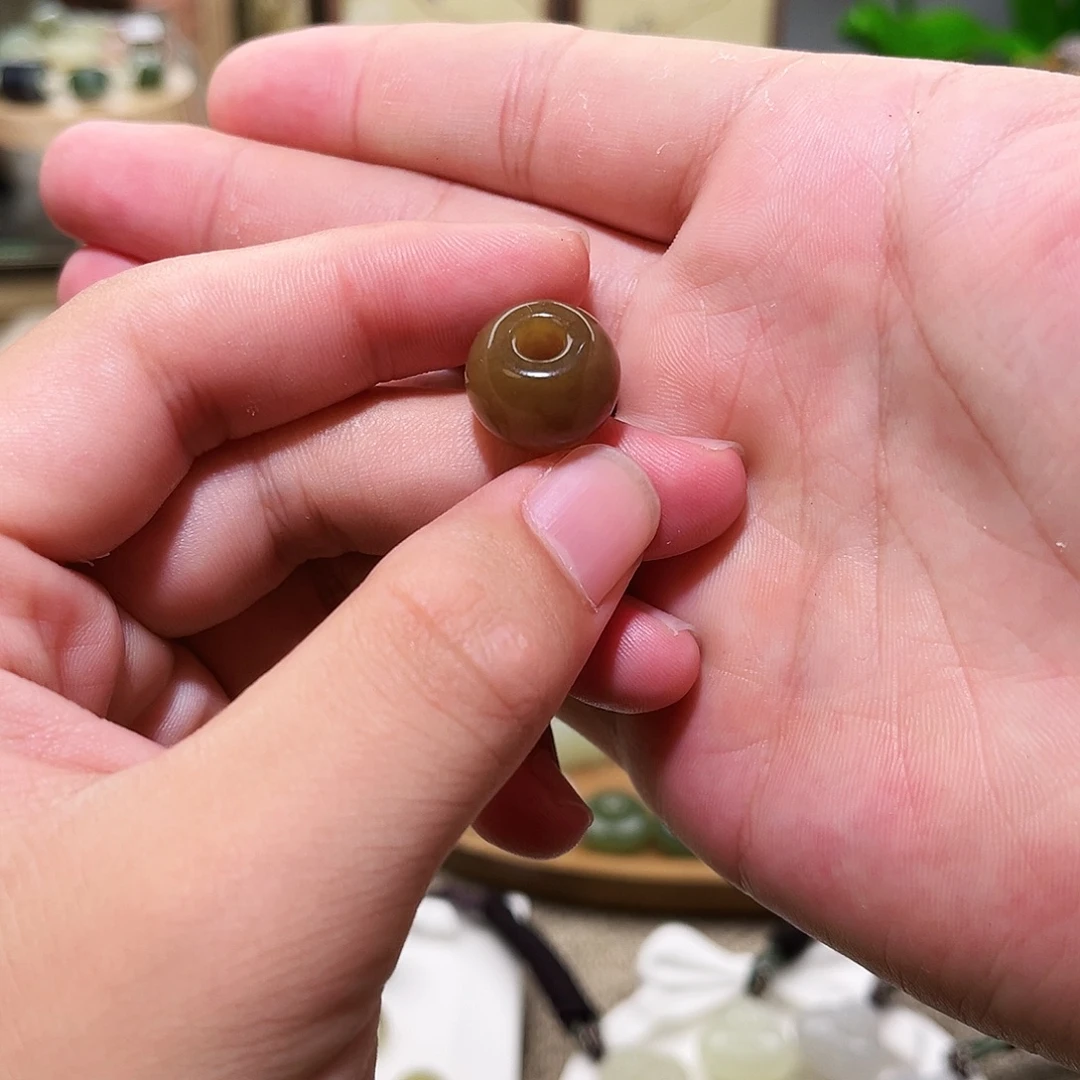 茶***了颈饰未镶嵌和田玉