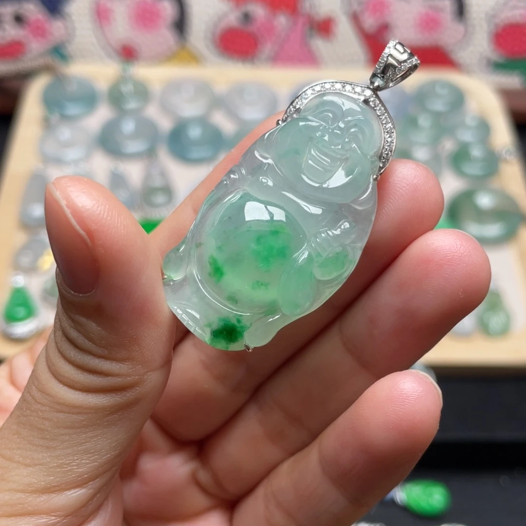 颈饰18K金镶嵌翡翠佛公