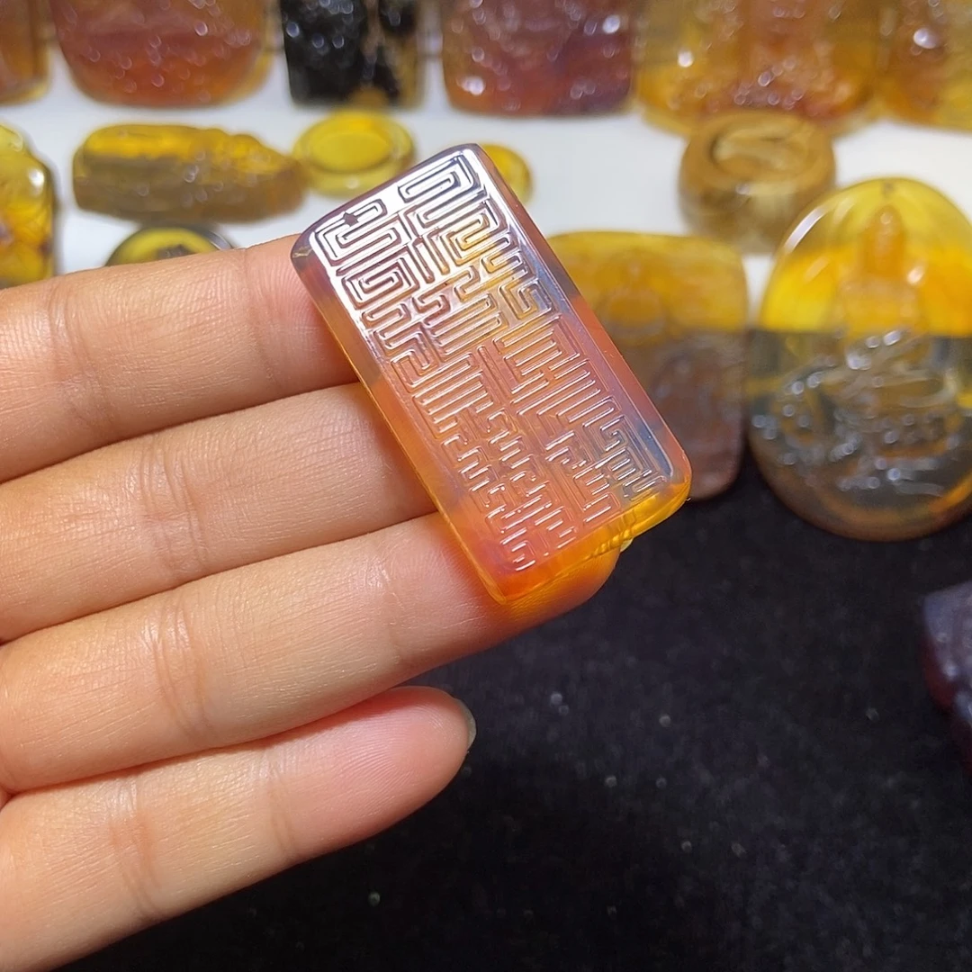 琥珀未镶嵌颈饰缅甸天然琥珀吊坠