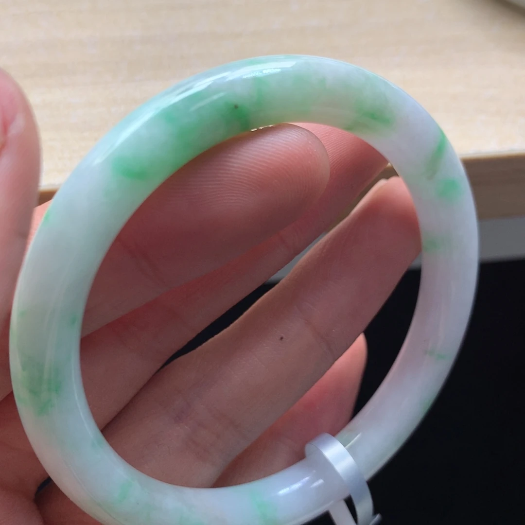 未镶嵌手镯翡翠手镯