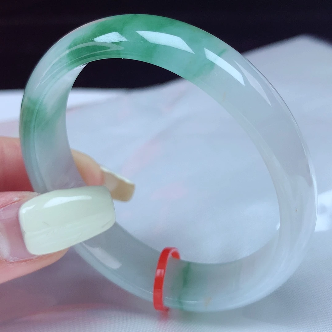 翡翠手镯（贵妃镯）未镶嵌51-52圈