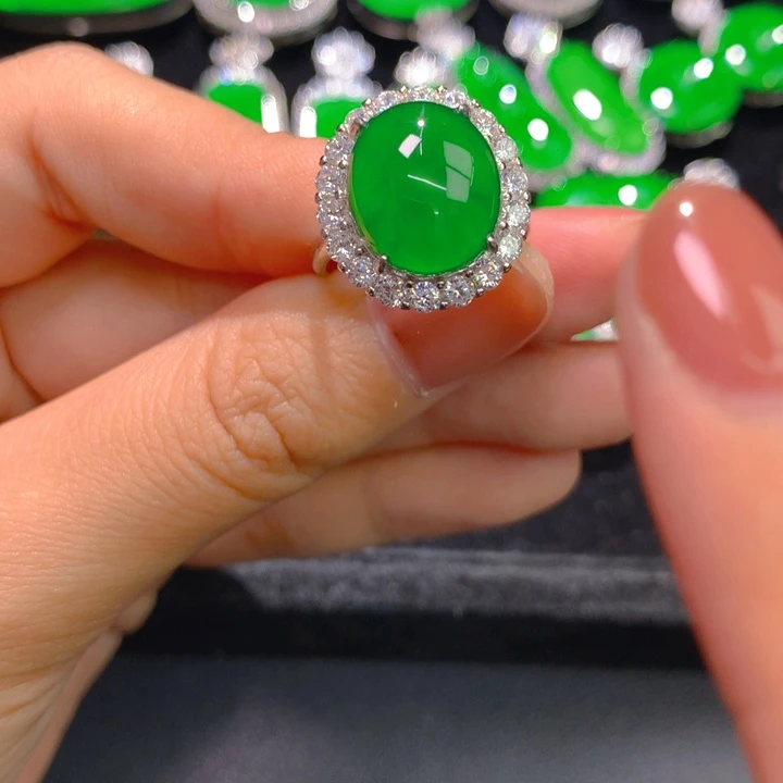 翡翠银S925镶嵌戒指一个