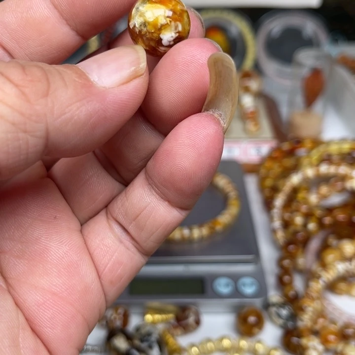 琥珀未镶嵌裸石73号