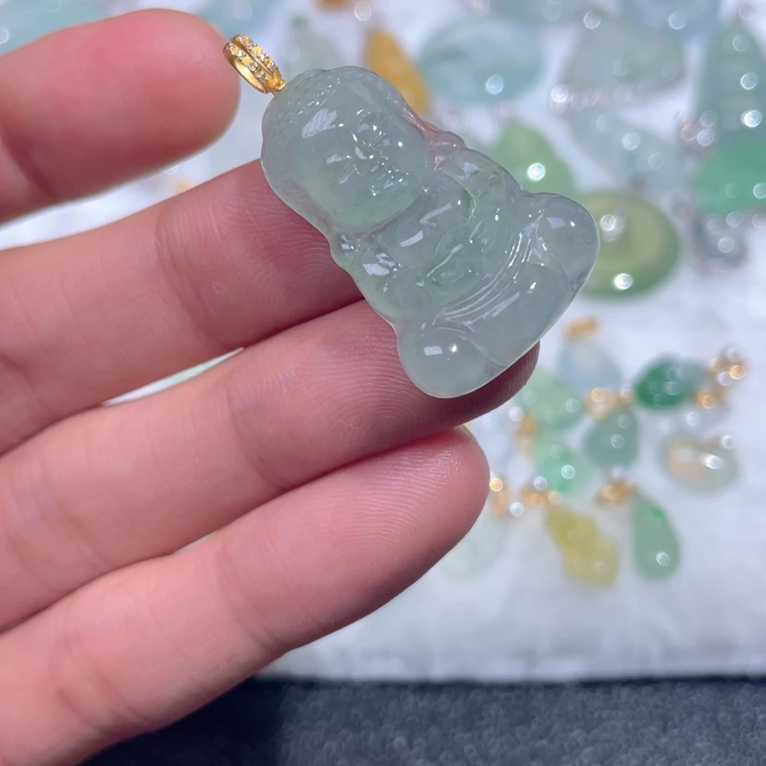 翡翠18K金镶嵌颈饰翡翠