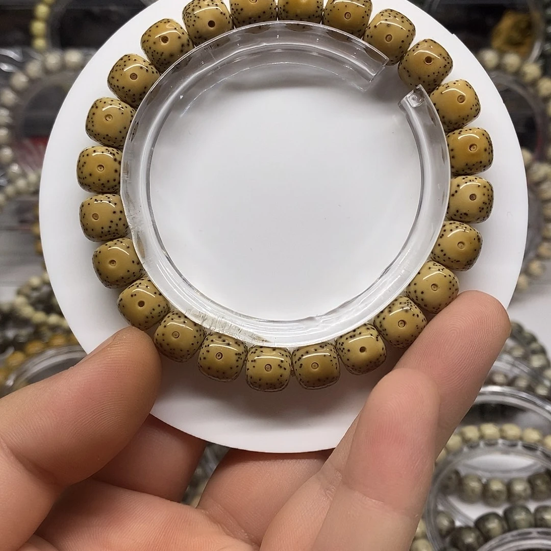 星月菩提吊坠石玉大眼黄串