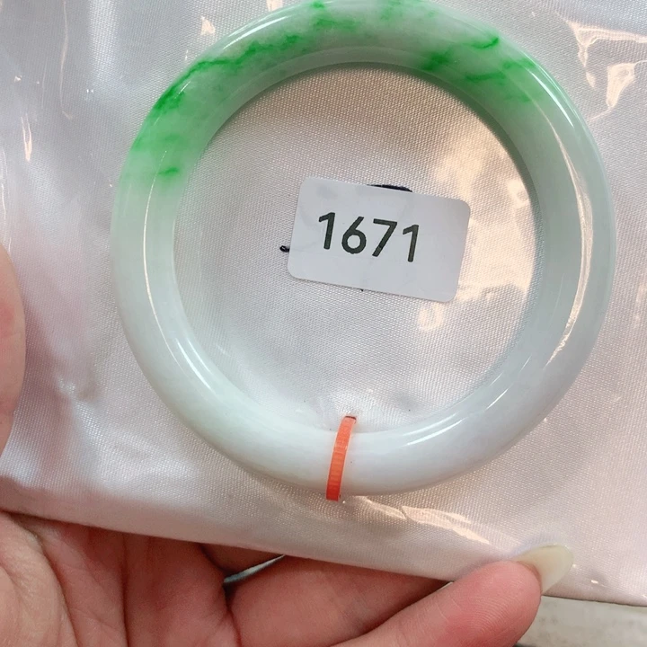 翡翠手镯未镶嵌天然翡翠手镯52