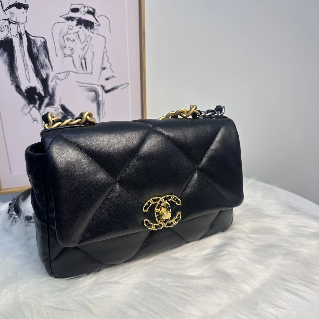 99新 Chanel/香奈儿 21K时尚黑金19bag小号斜挎包