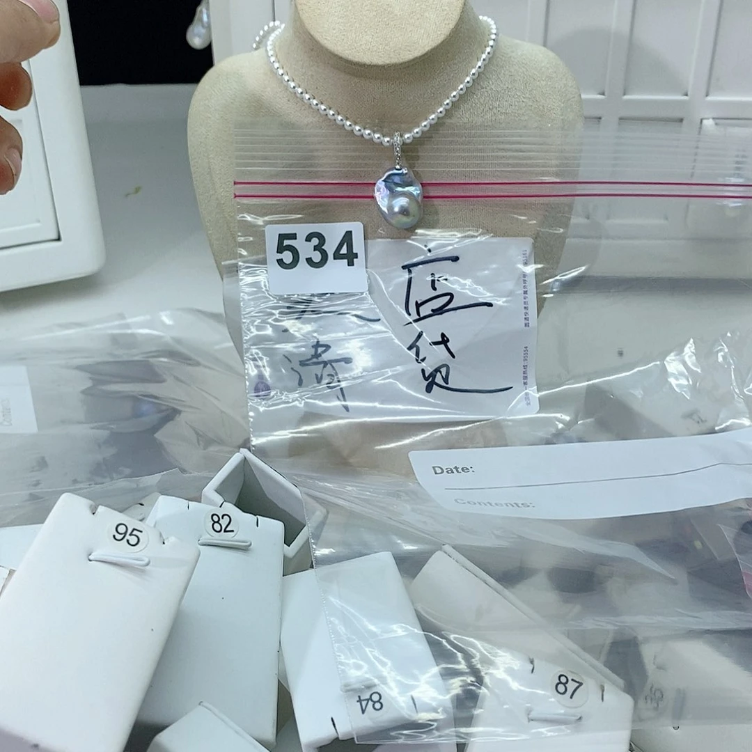 淡水珍珠颈饰合金