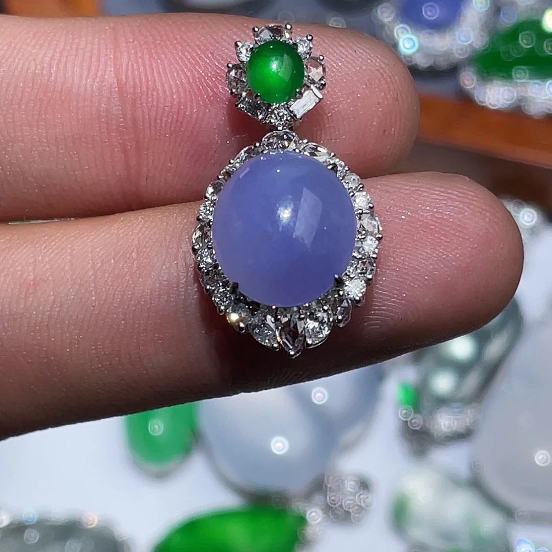 翡翠18K金镶嵌颈饰