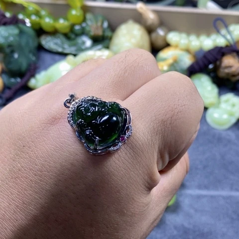 未镶嵌蛇纹石玉手链