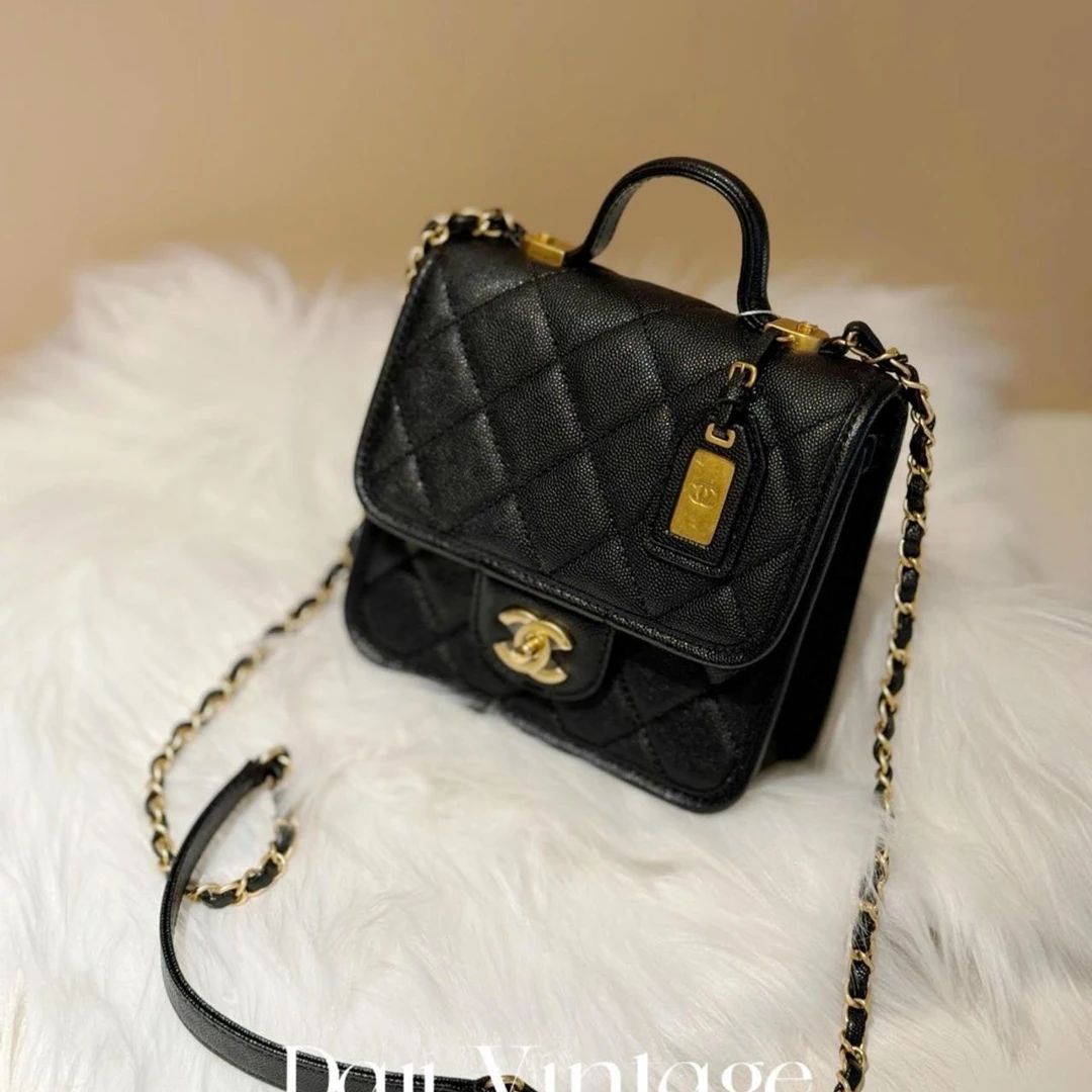 大吉中古/Chanel 22K邮差黑金斜挎包