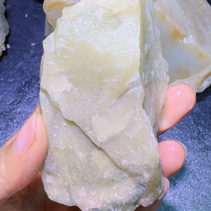 未镶嵌和田玉（糖玉）珠宝半成品