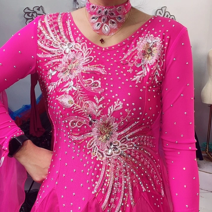 交谊舞的时候也很帅