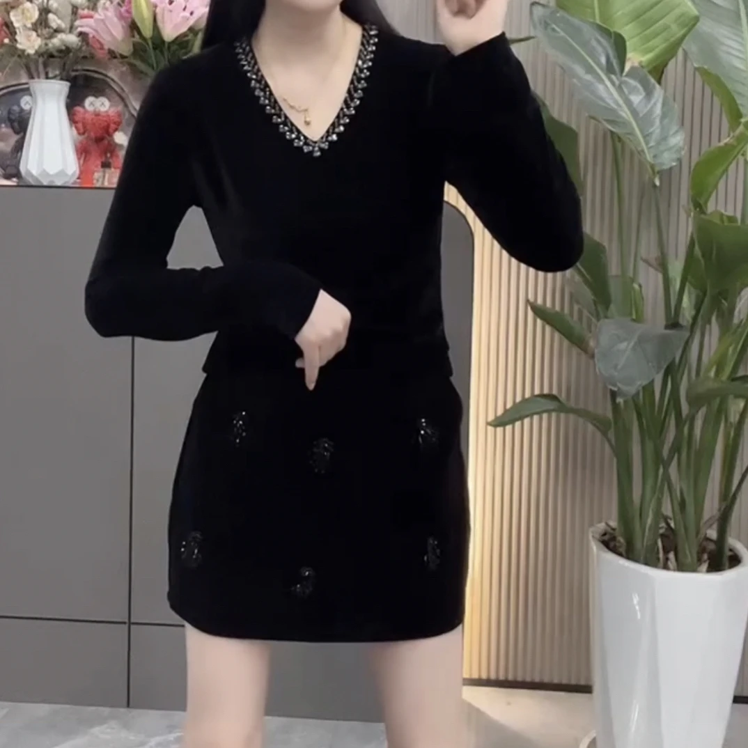 早秋老钱风松弛感贵气亮钻V领长袖气质显瘦裙子上衣