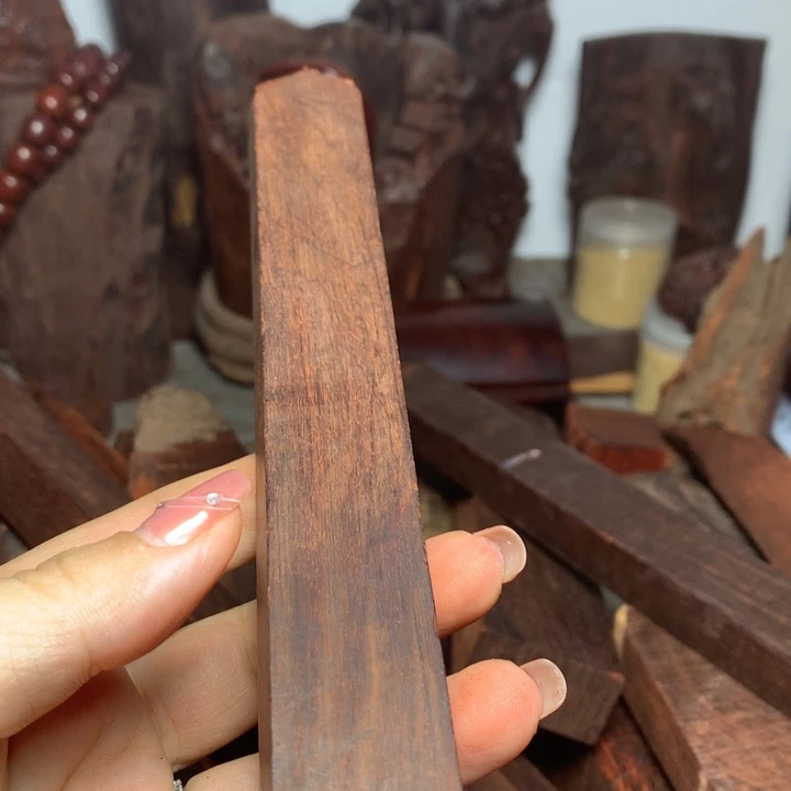 檀香紫檀（小叶紫檀）向*