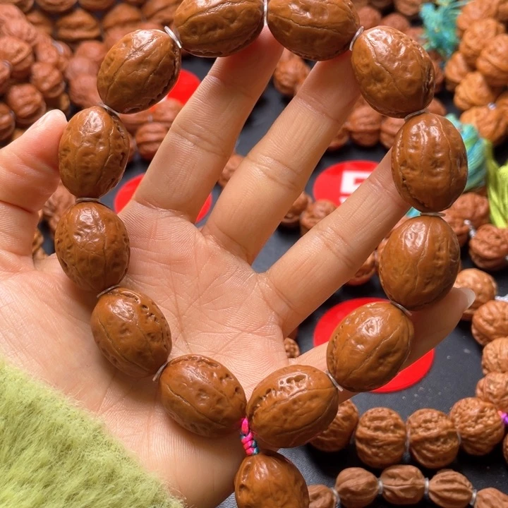 文玩核桃吊坠大枣