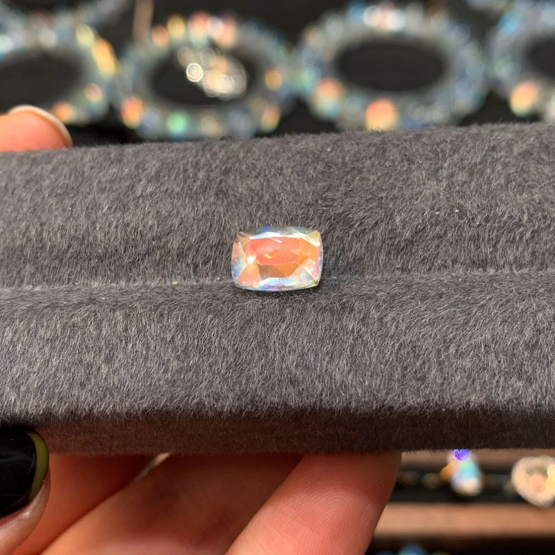 未镶嵌裸石月光石木*枭