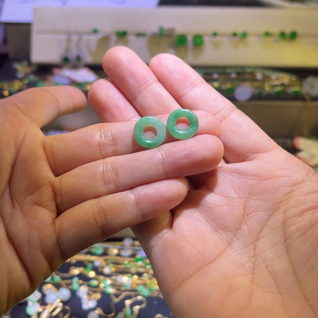 颈饰未镶嵌翡翠支持复检，缅料