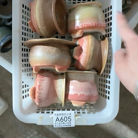 紫砂花盆萌***?605微瑕品口径6到7左右