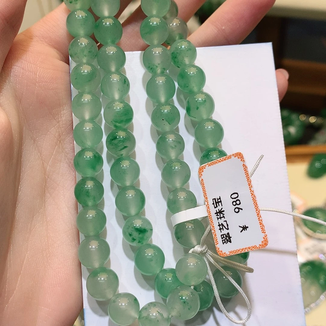 石英质玉（非洲翠）手串未镶嵌爱****心珠串