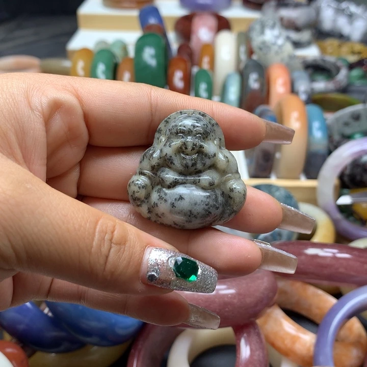 未镶嵌手镯石英质玉