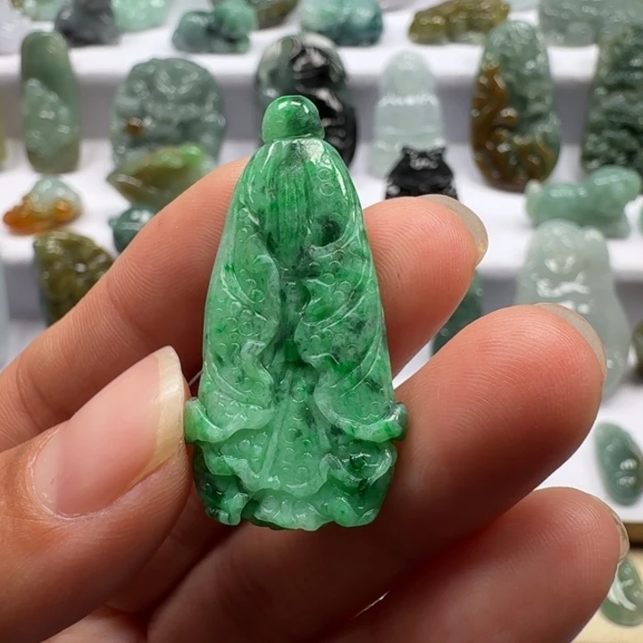 翡翠未镶嵌颈饰翡翠