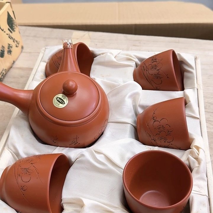 瓷片瓷器。