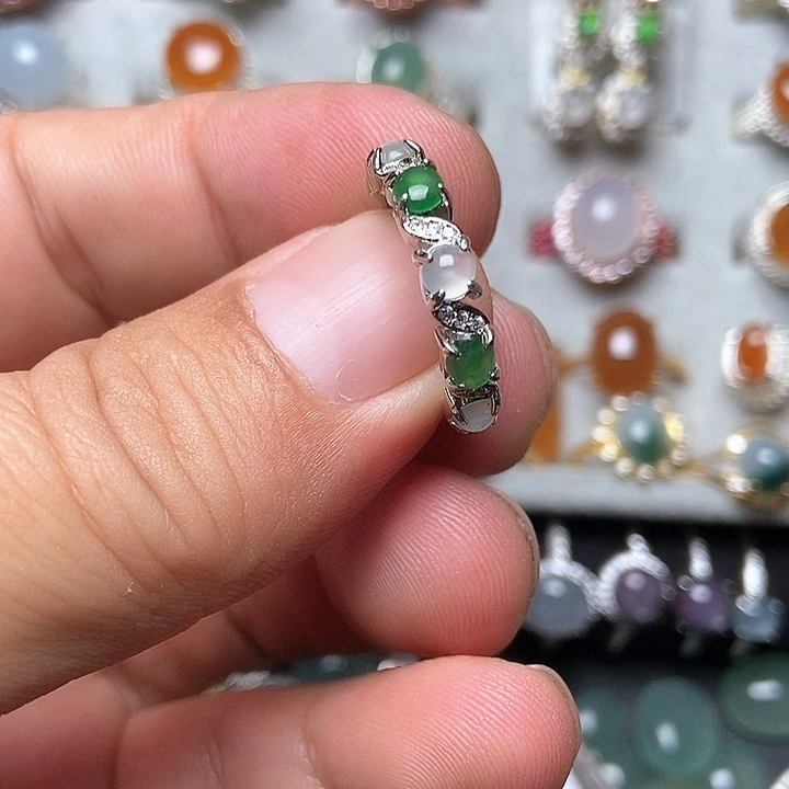 未镶嵌戒指翡翠戒指