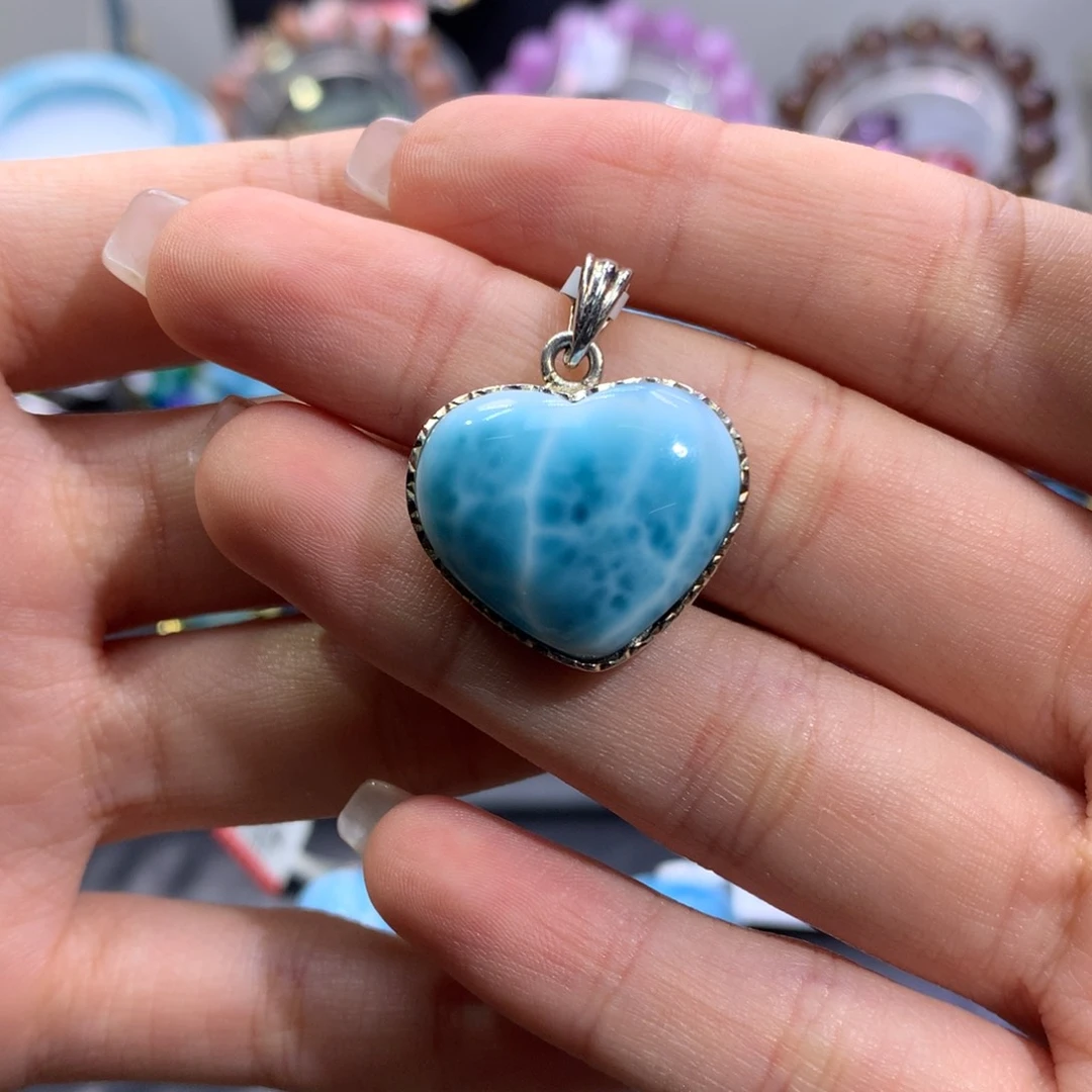 D***y针钠钙石（海纹石）未镶嵌颈饰