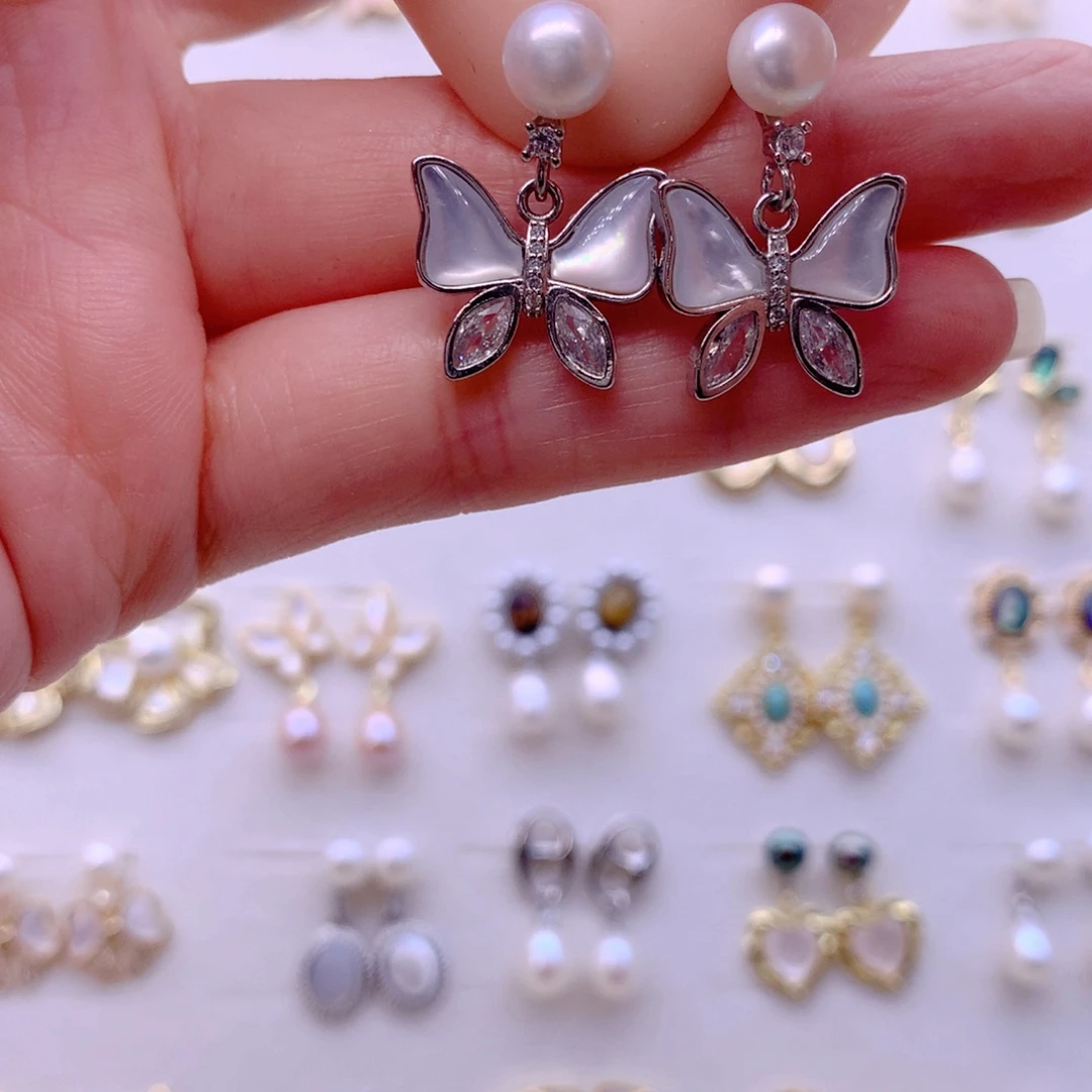 淡水珍珠合金耳饰