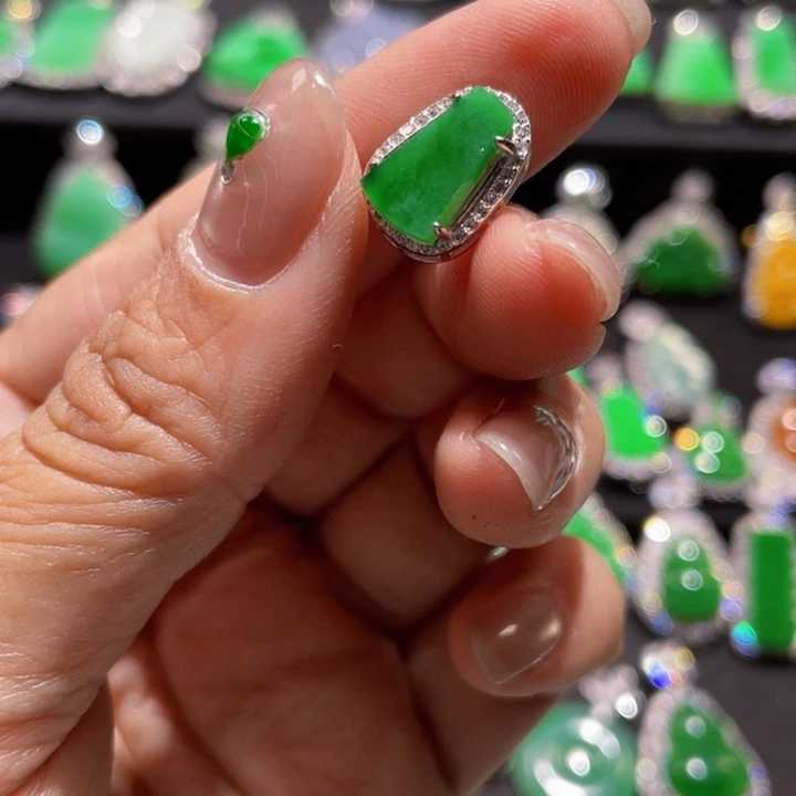 翡翠银S925镶嵌颈饰