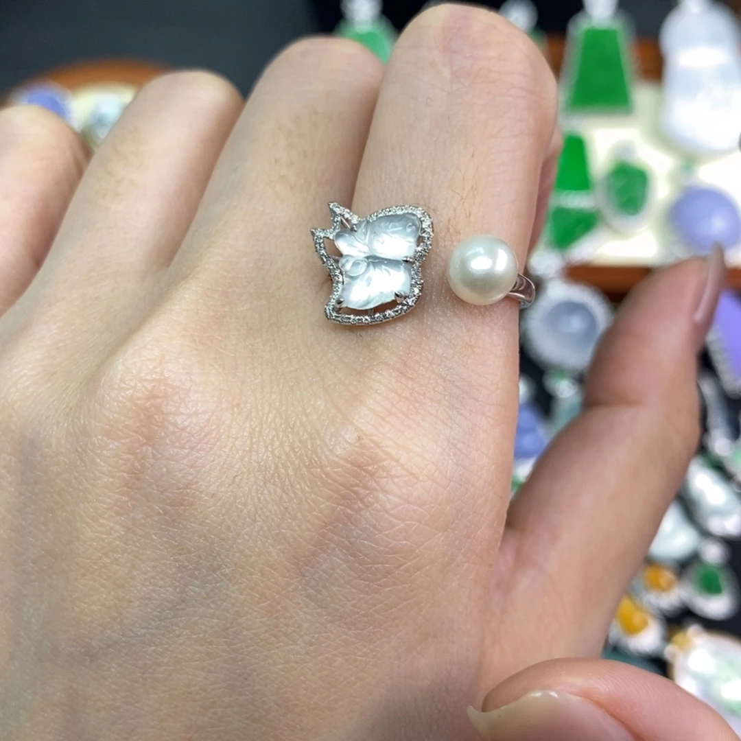 翡翠18K金镶嵌颈饰A货翡翠