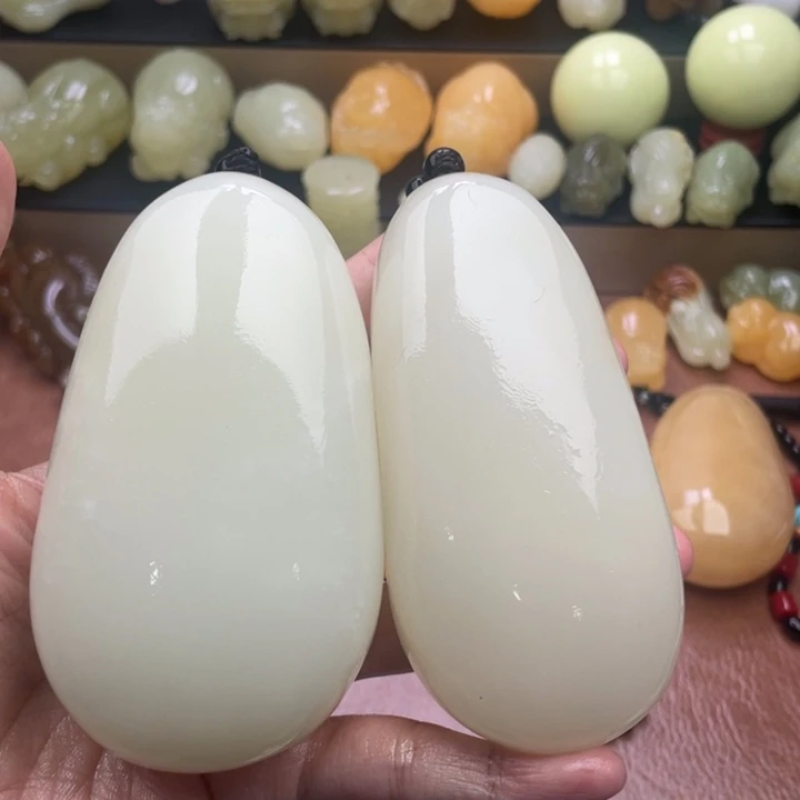 一***君石材天然古青石手把件