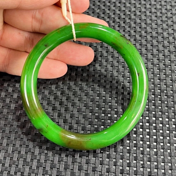 【老苹果绿聚红皮高色料58.5圈口】俄老料碧玉乌兰海约10*10mm手镯