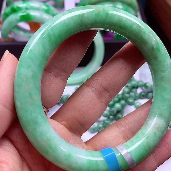未镶嵌手镯翡翠翡翠