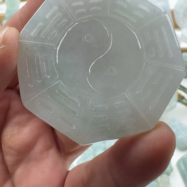 翡翠未镶嵌颈饰天然缅甸A货翡翠