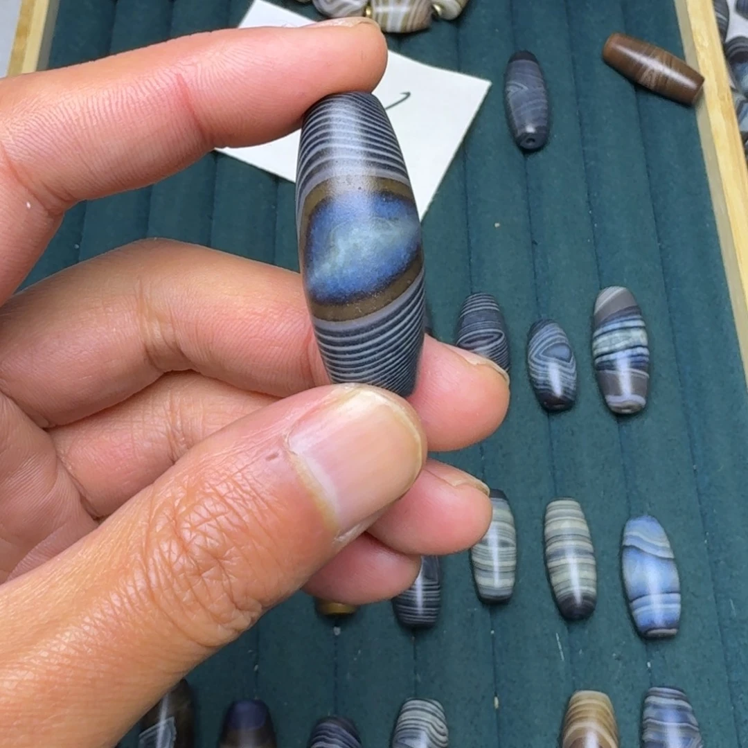 眠***瞳玛瑙/玉髓未镶嵌珠宝奇石