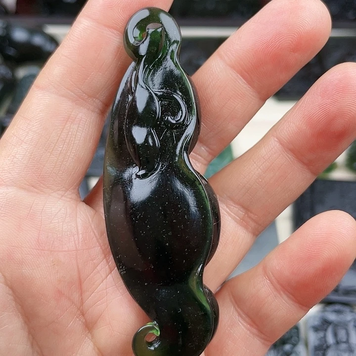 蛇纹石玉未镶嵌挂件