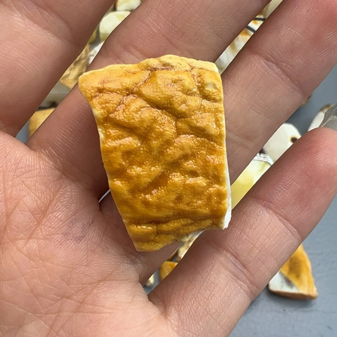 定制琥珀未镶嵌笑**生蜜蜡