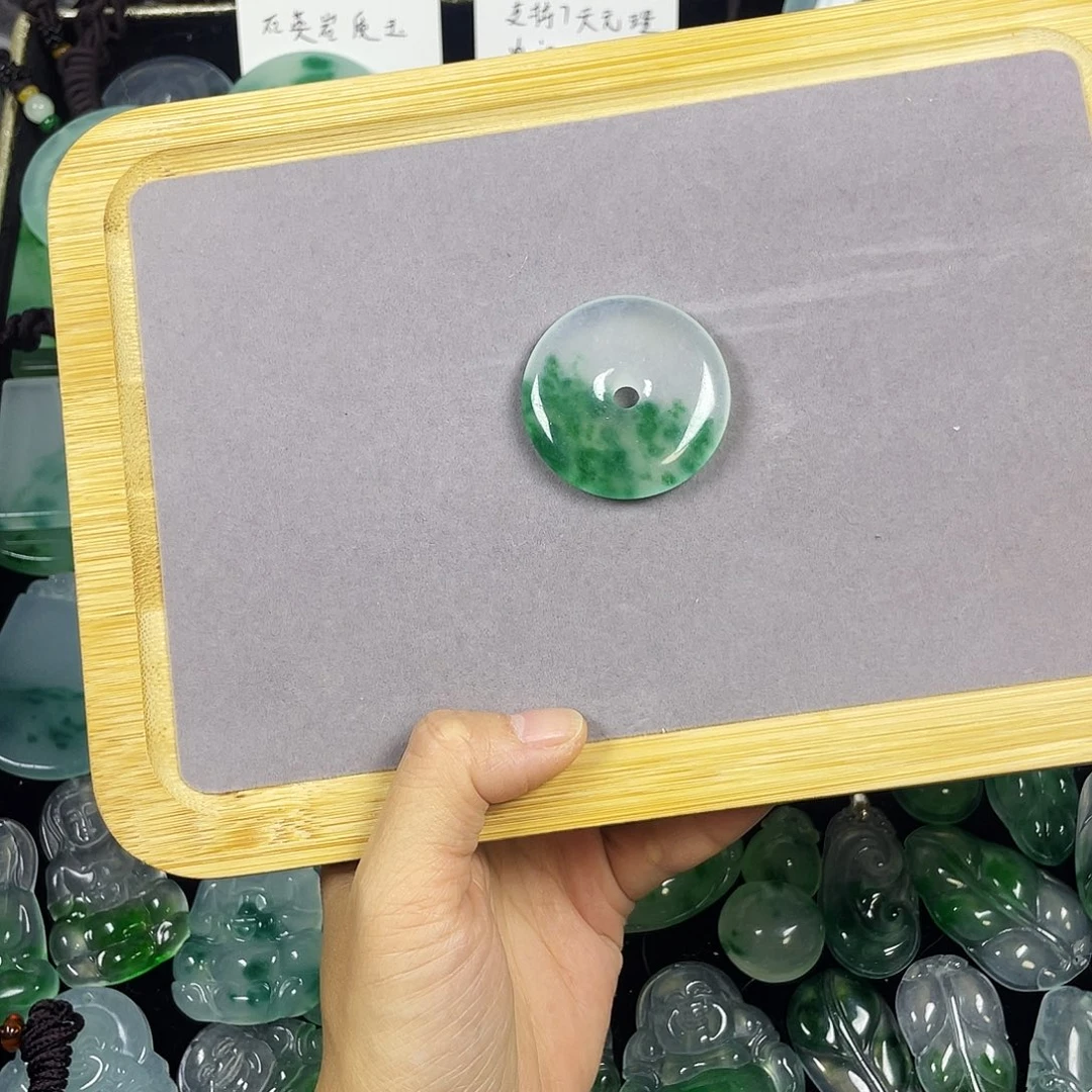 翡翠未镶嵌颈饰吊坠