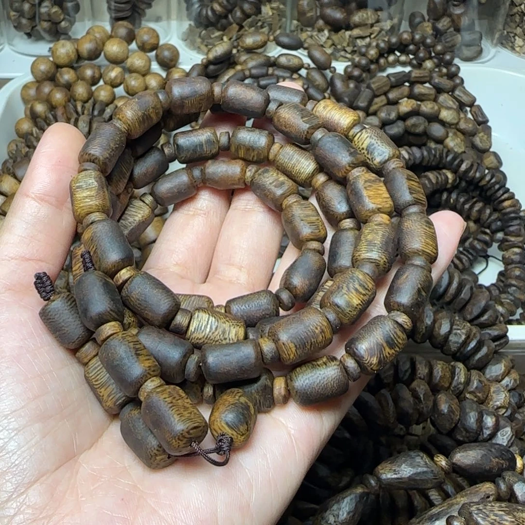 人***站沉香手串多圈高油板头留疤41克+海南莺歌绿