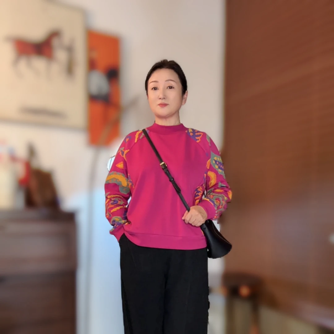 2026早春新款高级印花休闲女款新疆棉长袖宽松圆领保暖卫衣时尚